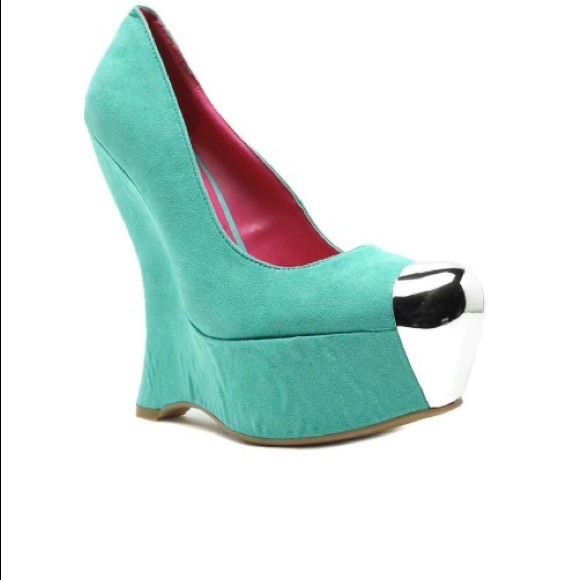 Qupid Women’s Mint Green Suede Platform Wedges NEW - Picture 2 of 6